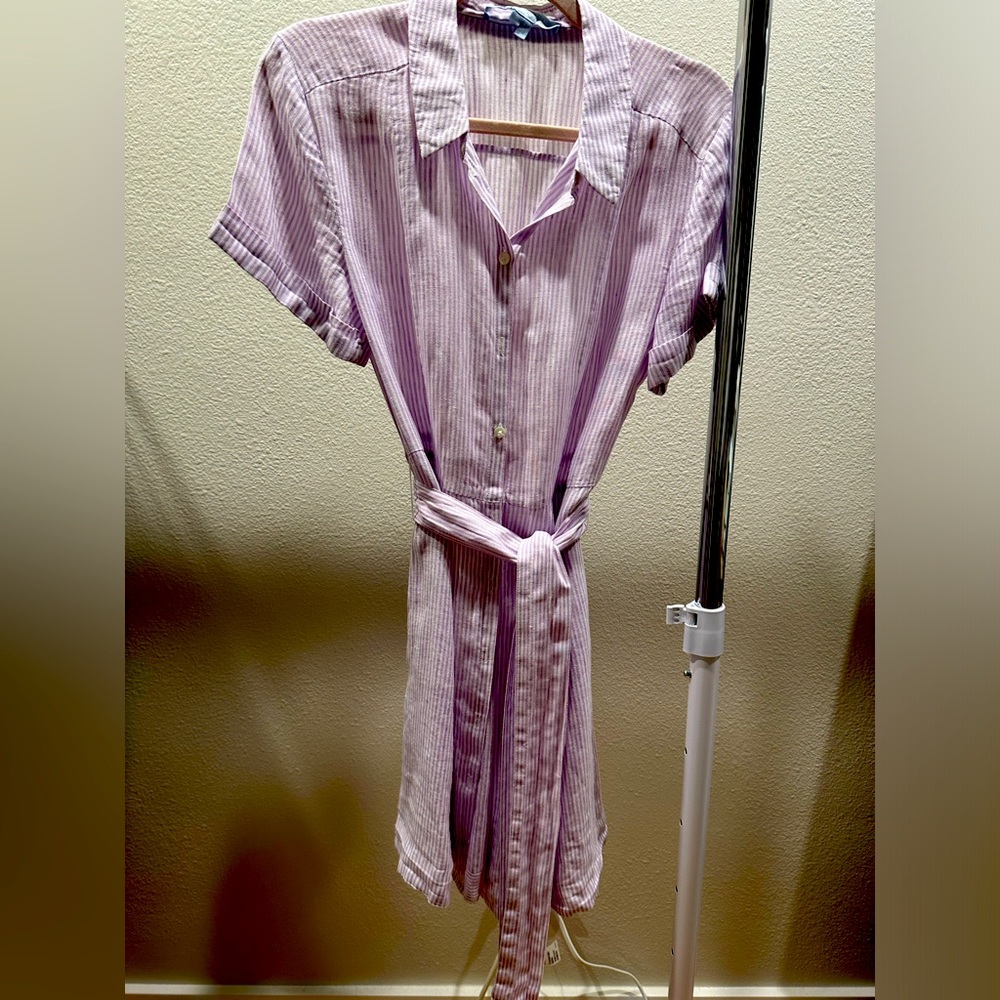 Super cute Hill House button up dress with belt.  Size medium.  Gently worn.